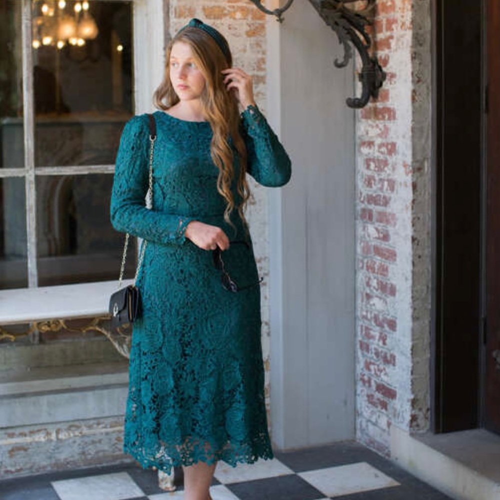 Dainty Jewell’s lace dress